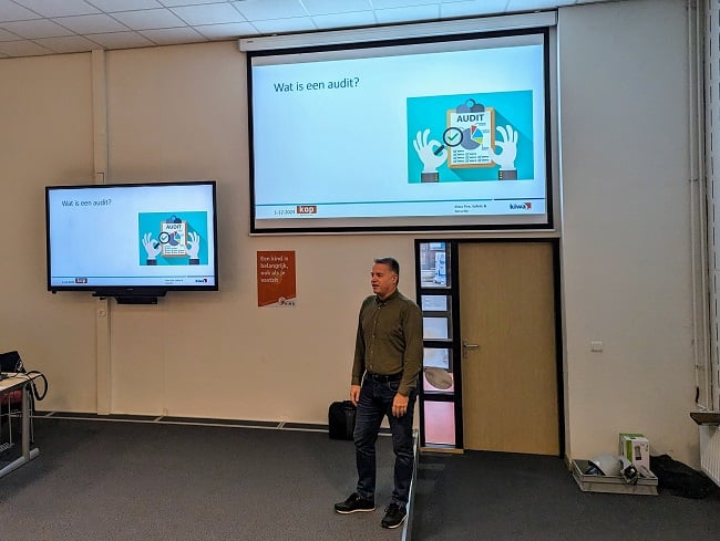 Bas Jansen geeft presentatie AVANS